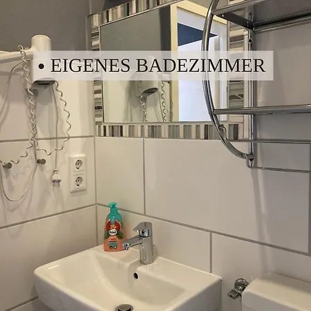 Haus Krabbe Nordsee 2, Fuer 1-2 Personen, Doppelbett, Erdgeschoss, Kostenfreier Parkplatz, 2 Hunde Willkommen, Gute Zuganbindung, Zentral Gelegen, Naehe Bremerhaven *